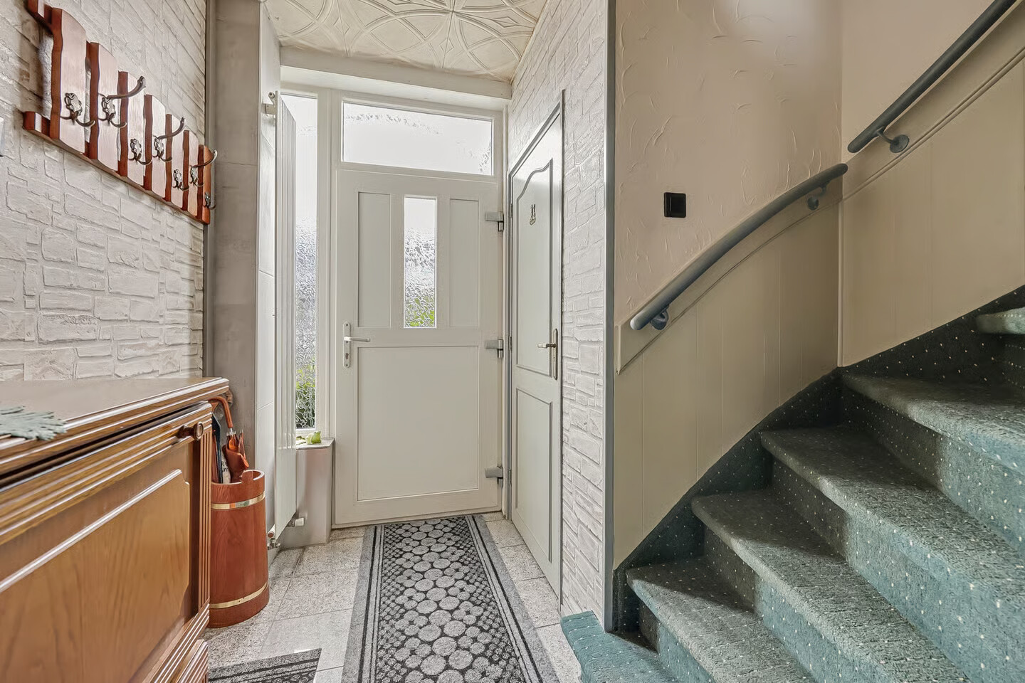 Tussenwoning te koop: Pijnboomstraat 22, Winterswijk