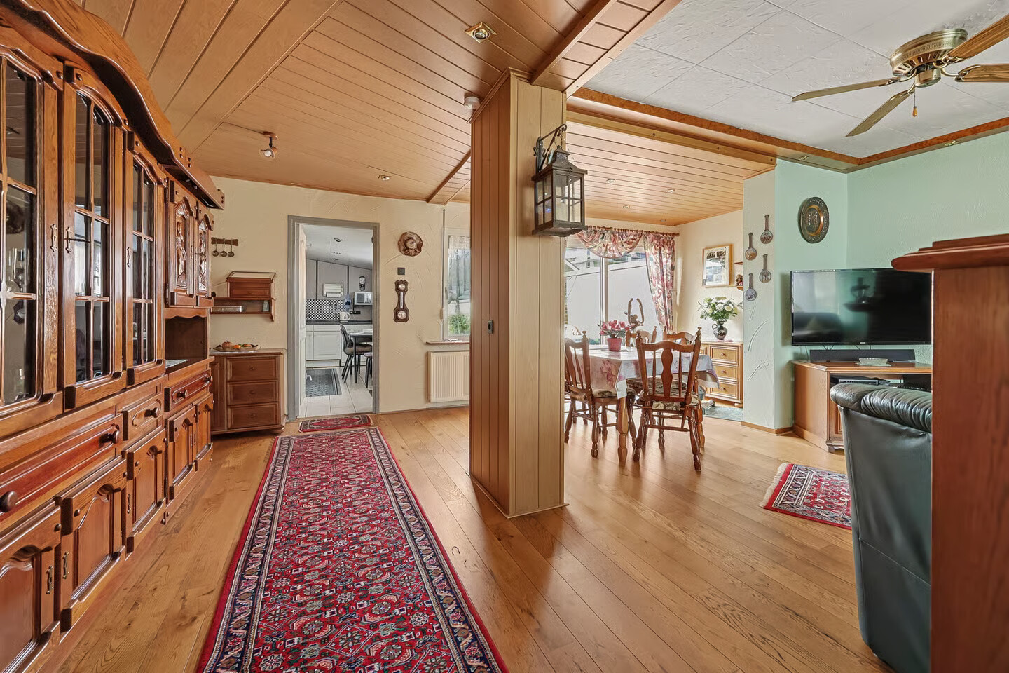 Tussenwoning te koop: Pijnboomstraat 22, Winterswijk