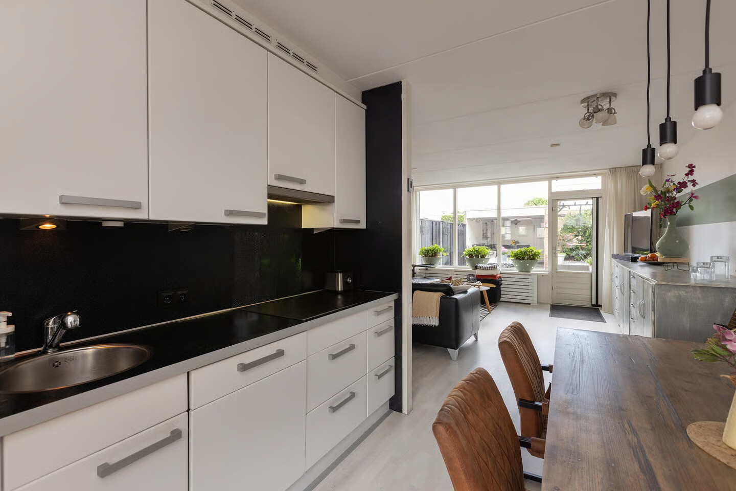 Tussenwoning te koop: Staringplein 18, Winterswijk