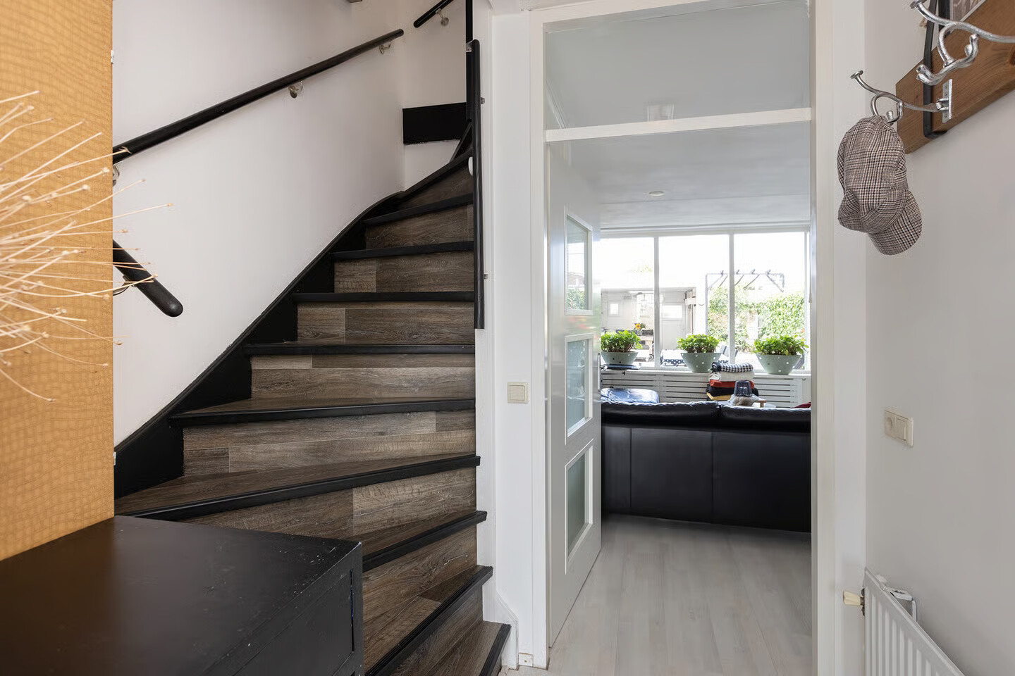 Tussenwoning te koop: Staringplein 18, Winterswijk