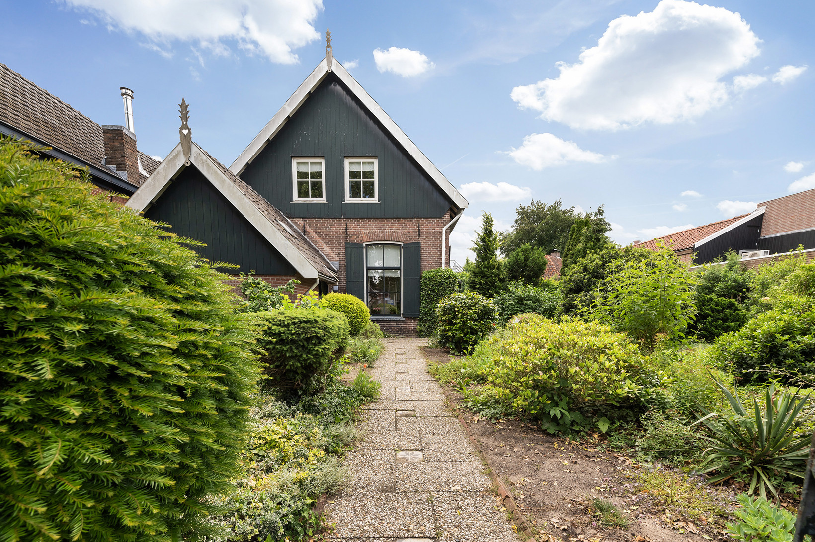 Twee-onder-één-kap te koop: Grotestraat 69, Eibergen
