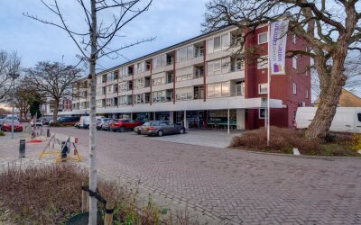 Tak van Poo. 28