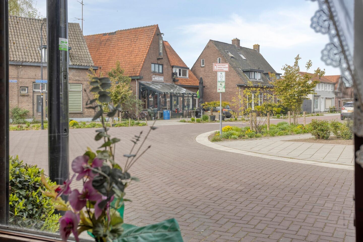 Twee-onder-één-kap te koop: Vliegendijk 2, Zutphen