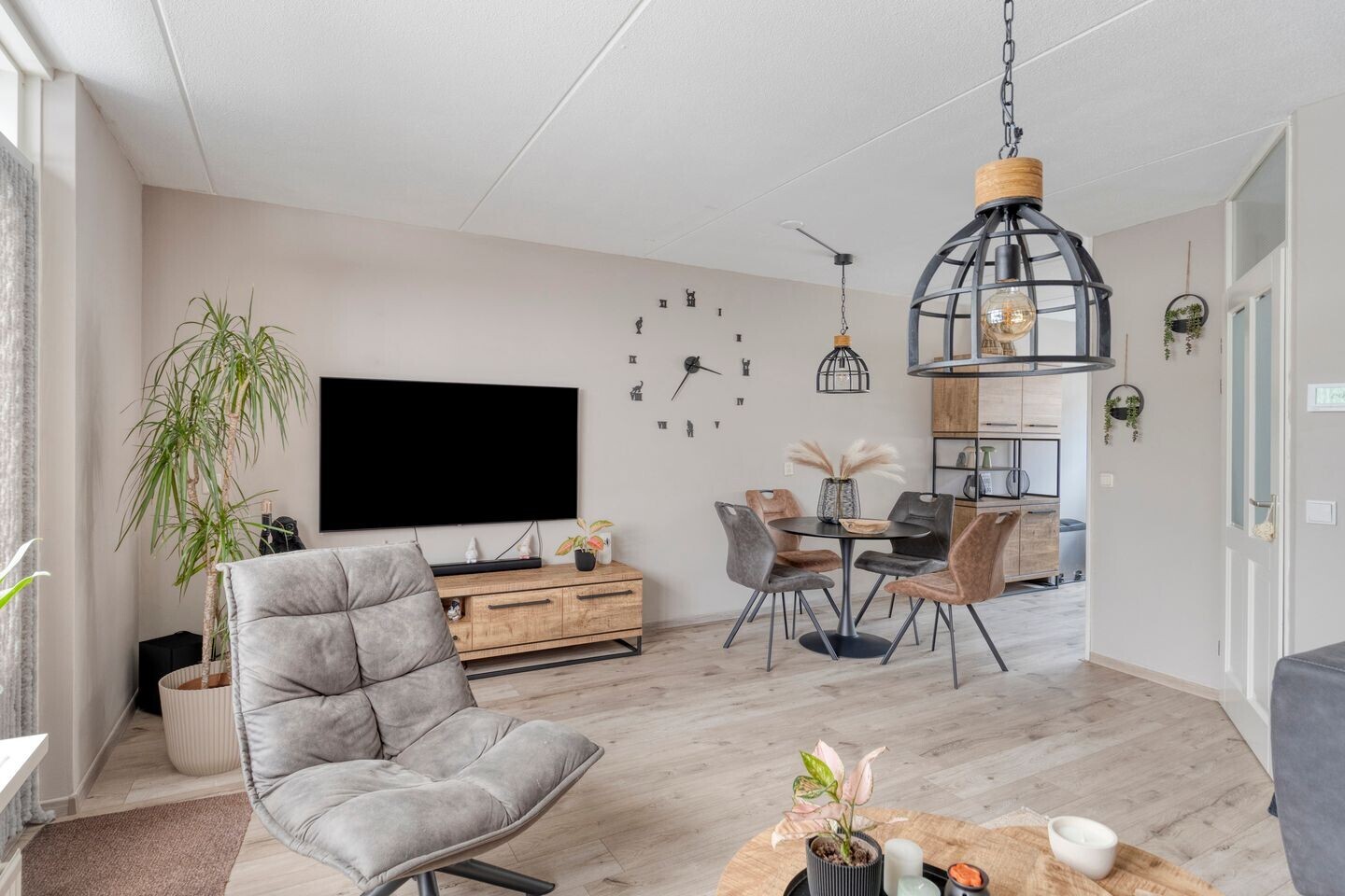 Tussenwoning te koop: Theodora Bouwmeesterstraat 23, Zutphen