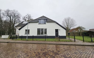 Dorpsstraat 23