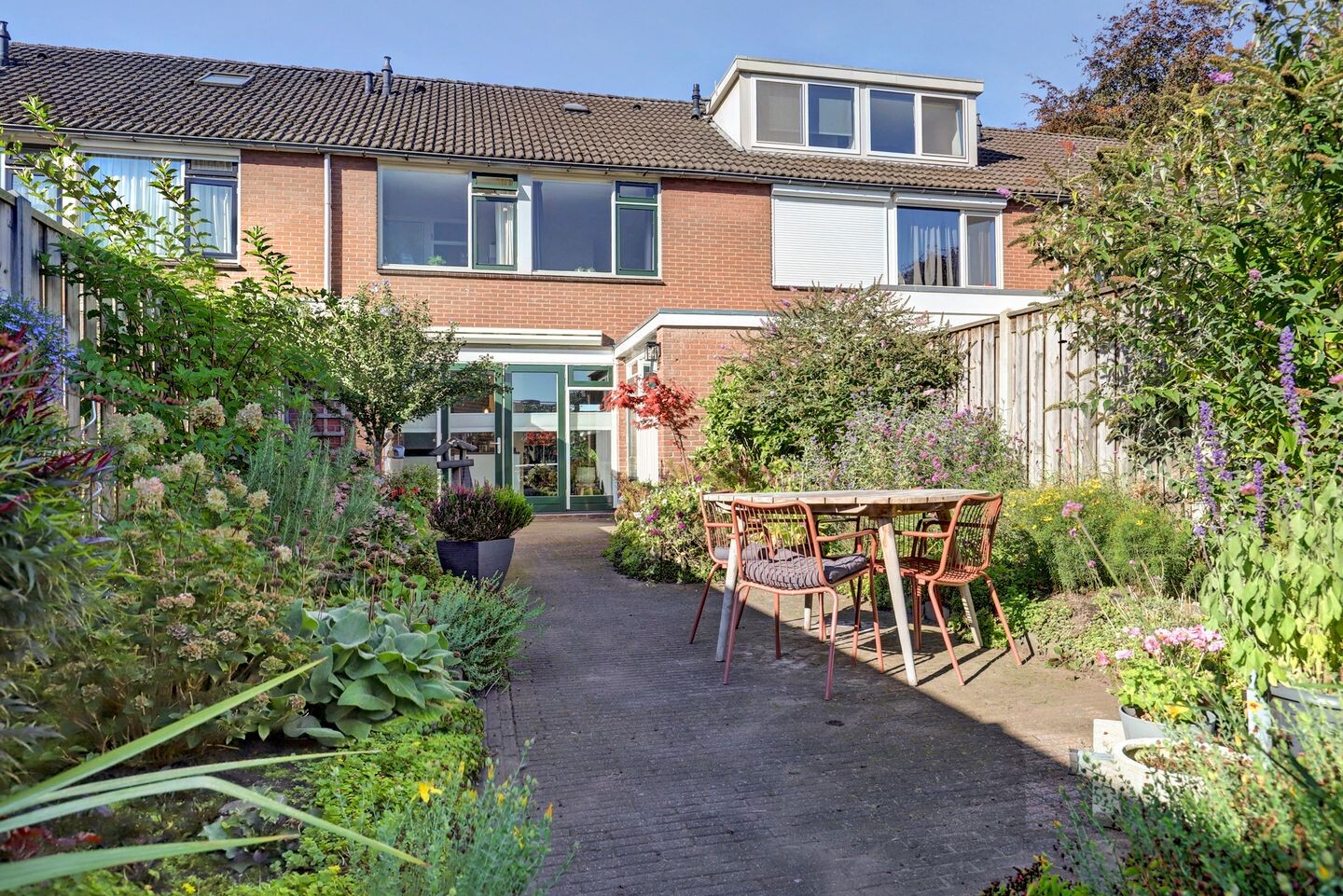 Tussenwoning te koop: Henry Dunantweg 67, Lochem
