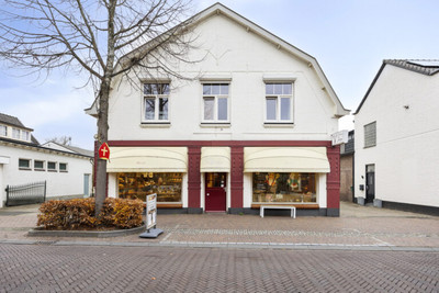 Dorpsstraat 11