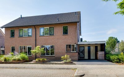Middenweg 43
