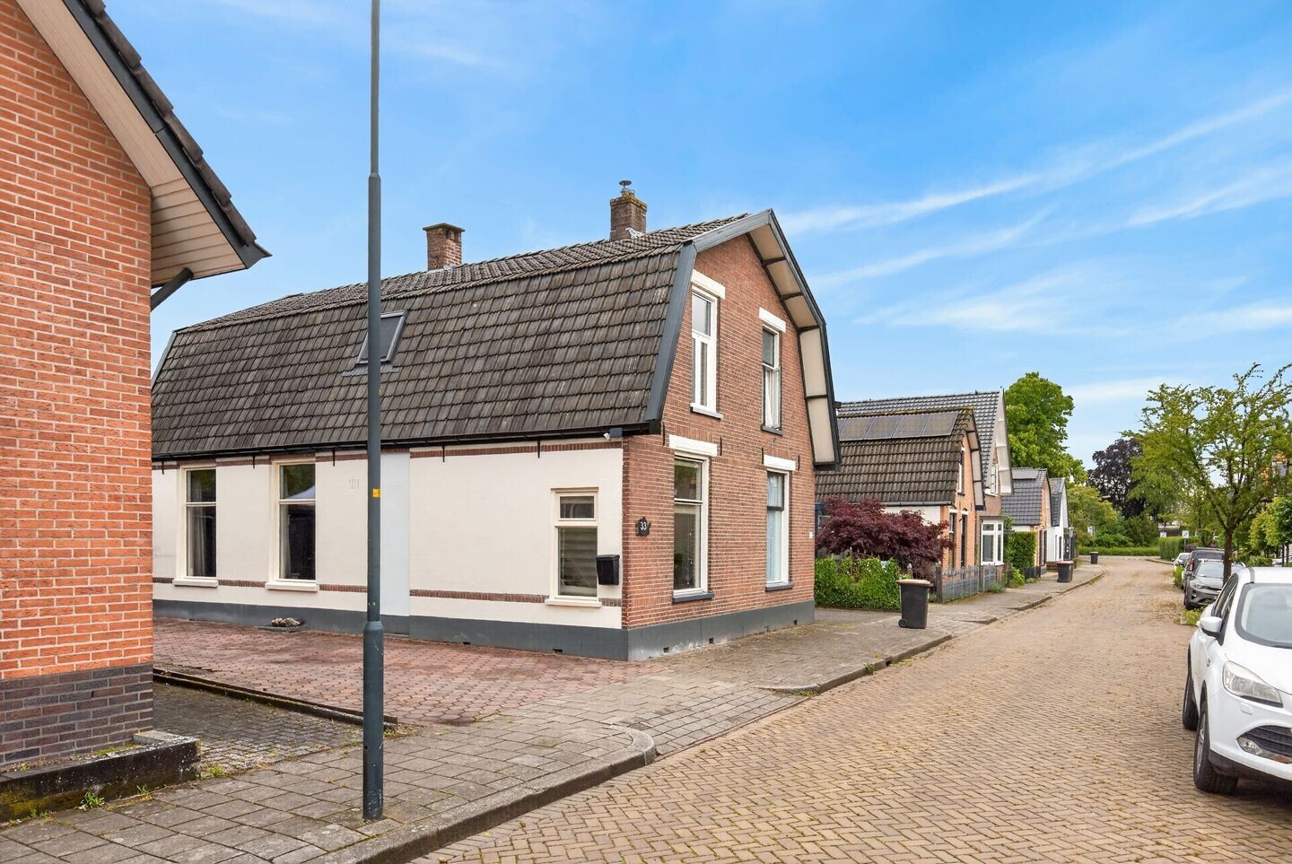 Twee-onder-één-kap te koop: Jagersweg 33, Apeldoorn