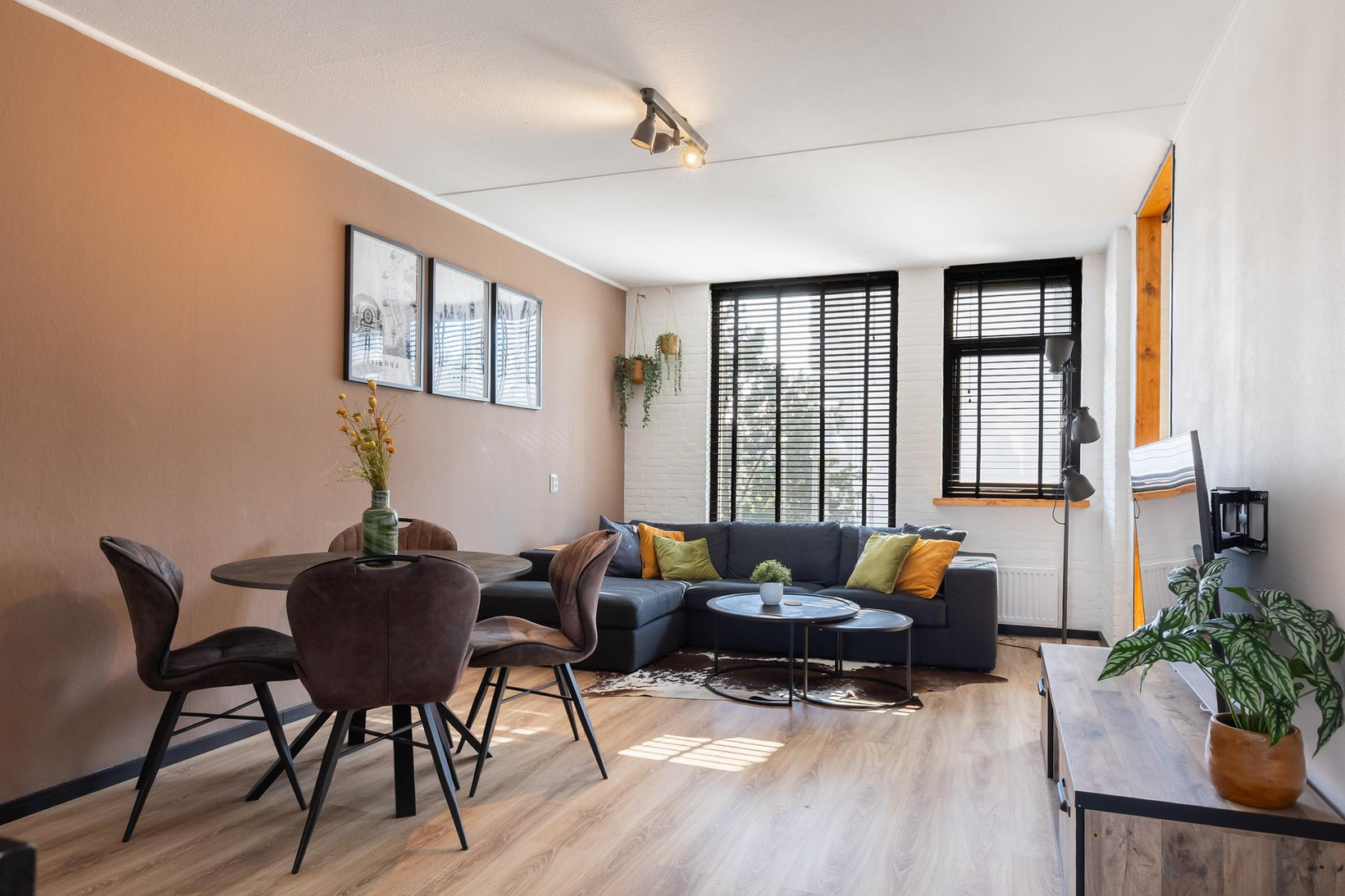 Appartement te koop: Stationsdwarsstraat 144, Apeldoorn