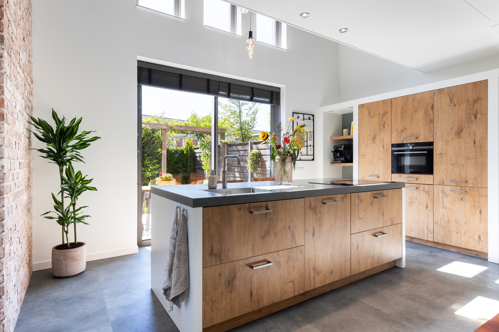 Tussenwoning te koop: Stadskade 194, Apeldoorn