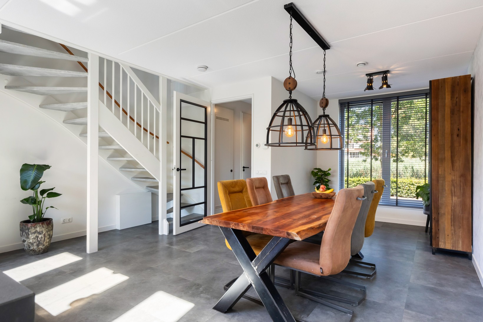 Tussenwoning te koop: Stadskade 194, Apeldoorn