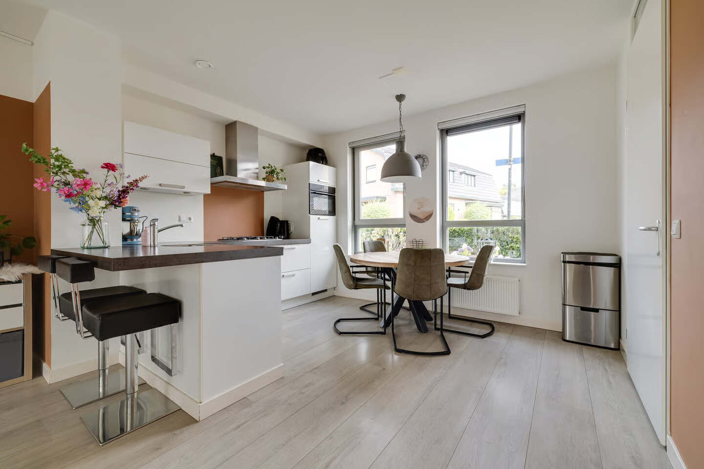 Tussenwoning te koop: Schotweg 69, Apeldoorn