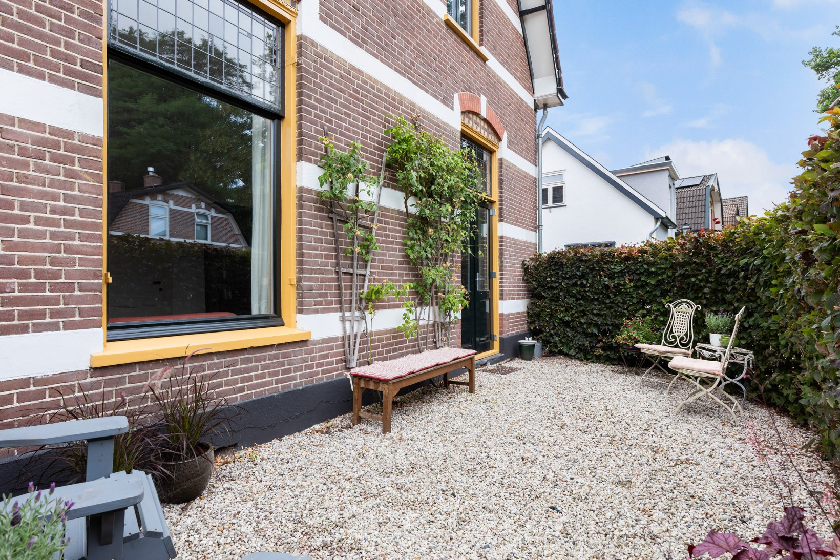 Twee-onder-één-kap te koop: Celebeslaan 1, Apeldoorn