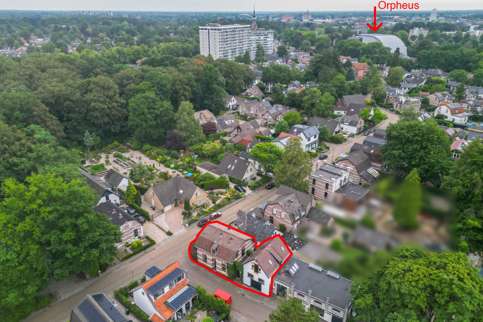 Twee-onder-één-kap te koop: Celebeslaan 1, Apeldoorn