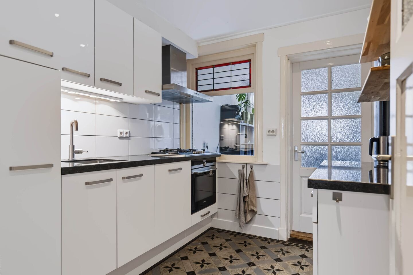 Tussenwoning te koop: Soerenseweg 18, Apeldoorn