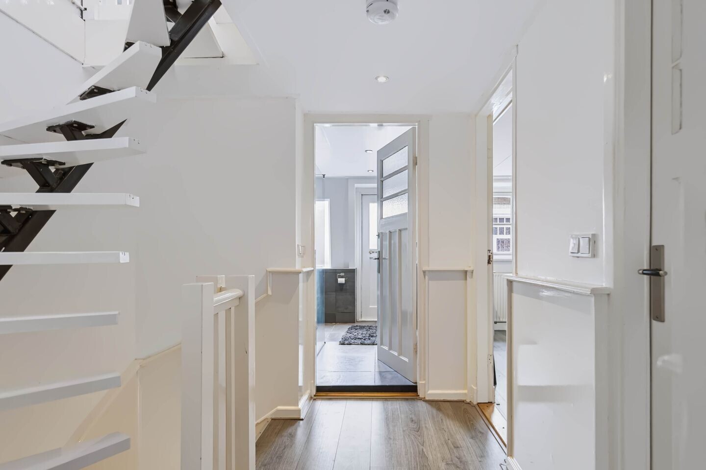 Tussenwoning te koop: Soerenseweg 18, Apeldoorn