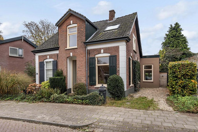 Hogeweg 24