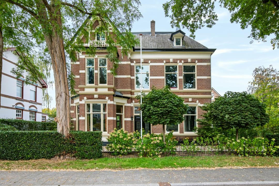 Vrijstaande woning te koop: Mr. Van Hasseltlaan 7, Apeldoorn