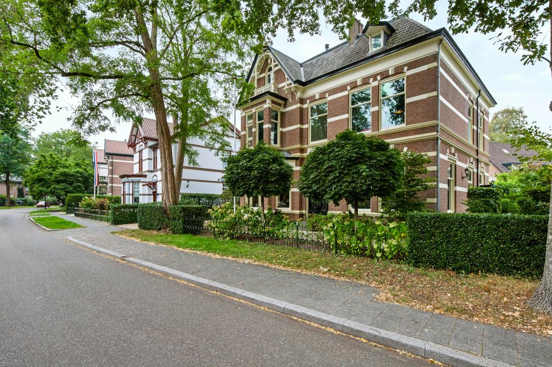 Vrijstaande woning te koop: Mr. Van Hasseltlaan 7, Apeldoorn