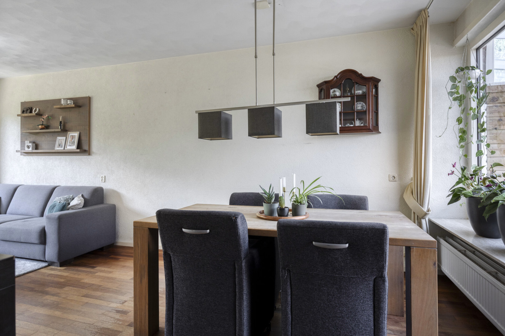 Tussenwoning te koop: Lorentzstraat 13, Apeldoorn