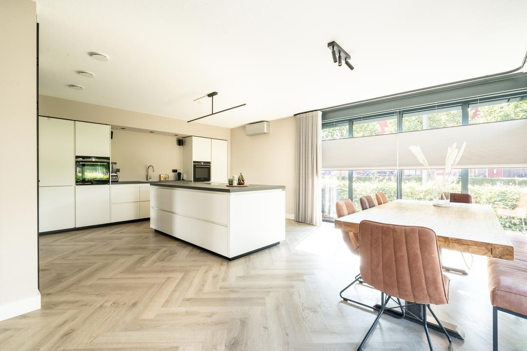 Twee-onder-één-kap te koop: Kanaalpad 9, Apeldoorn