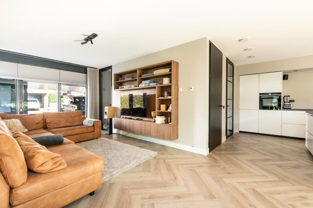 Twee-onder-één-kap te koop: Kanaalpad 9, Apeldoorn