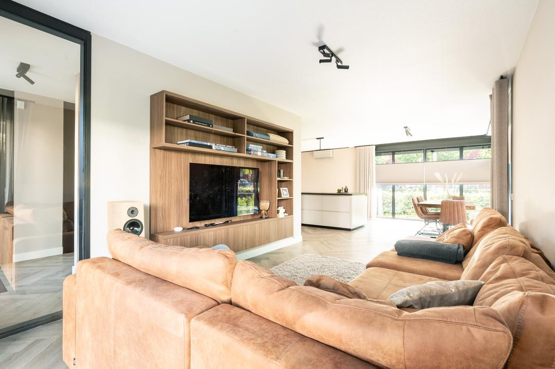 Twee-onder-één-kap te koop: Kanaalpad 9, Apeldoorn