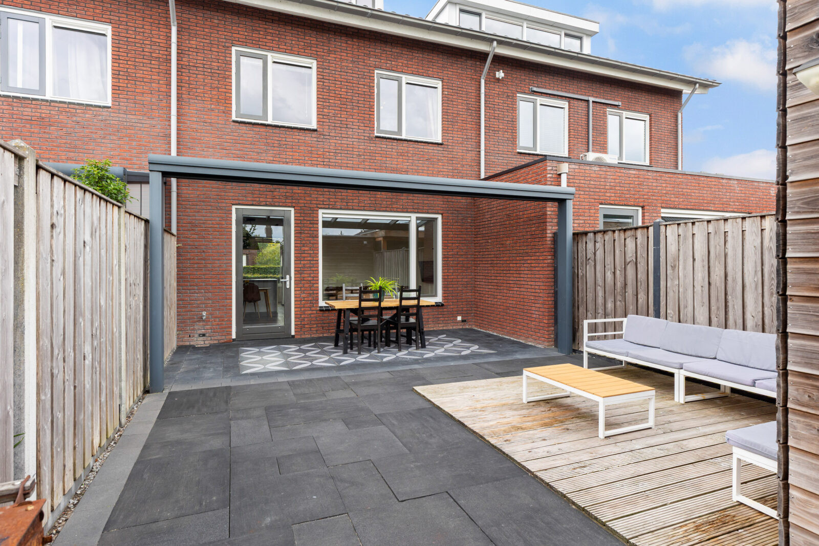 Tussenwoning te koop: Molenwiek 50, Apeldoorn