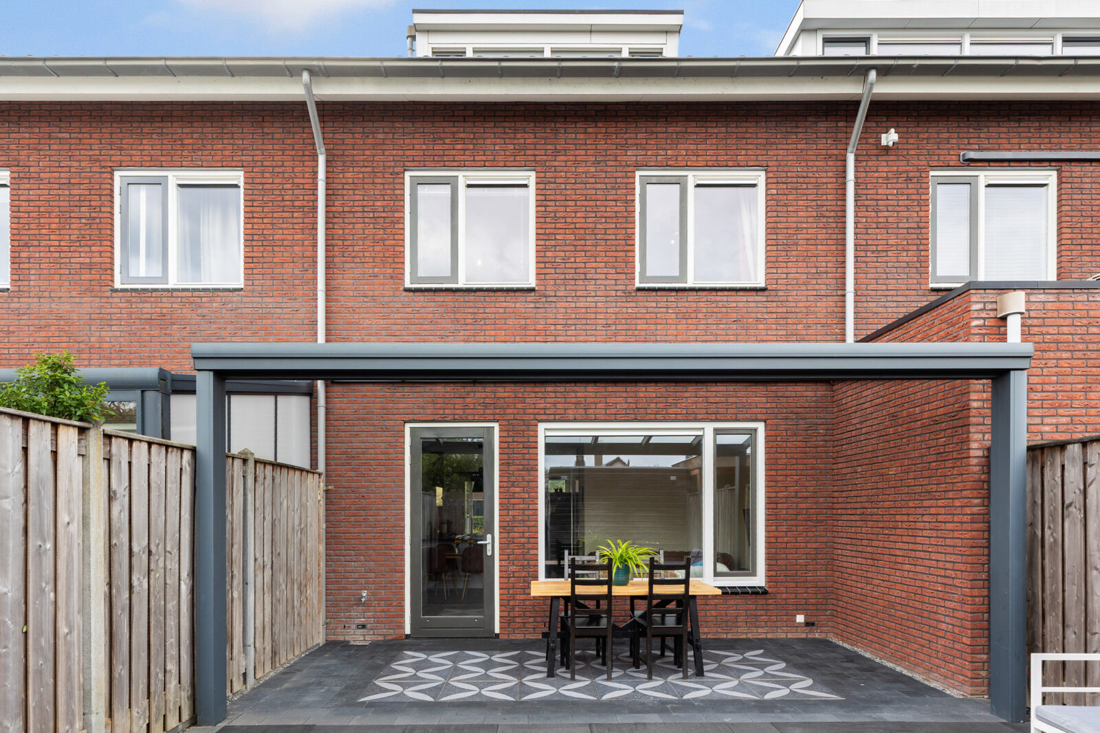 Tussenwoning te koop: Molenwiek 50, Apeldoorn