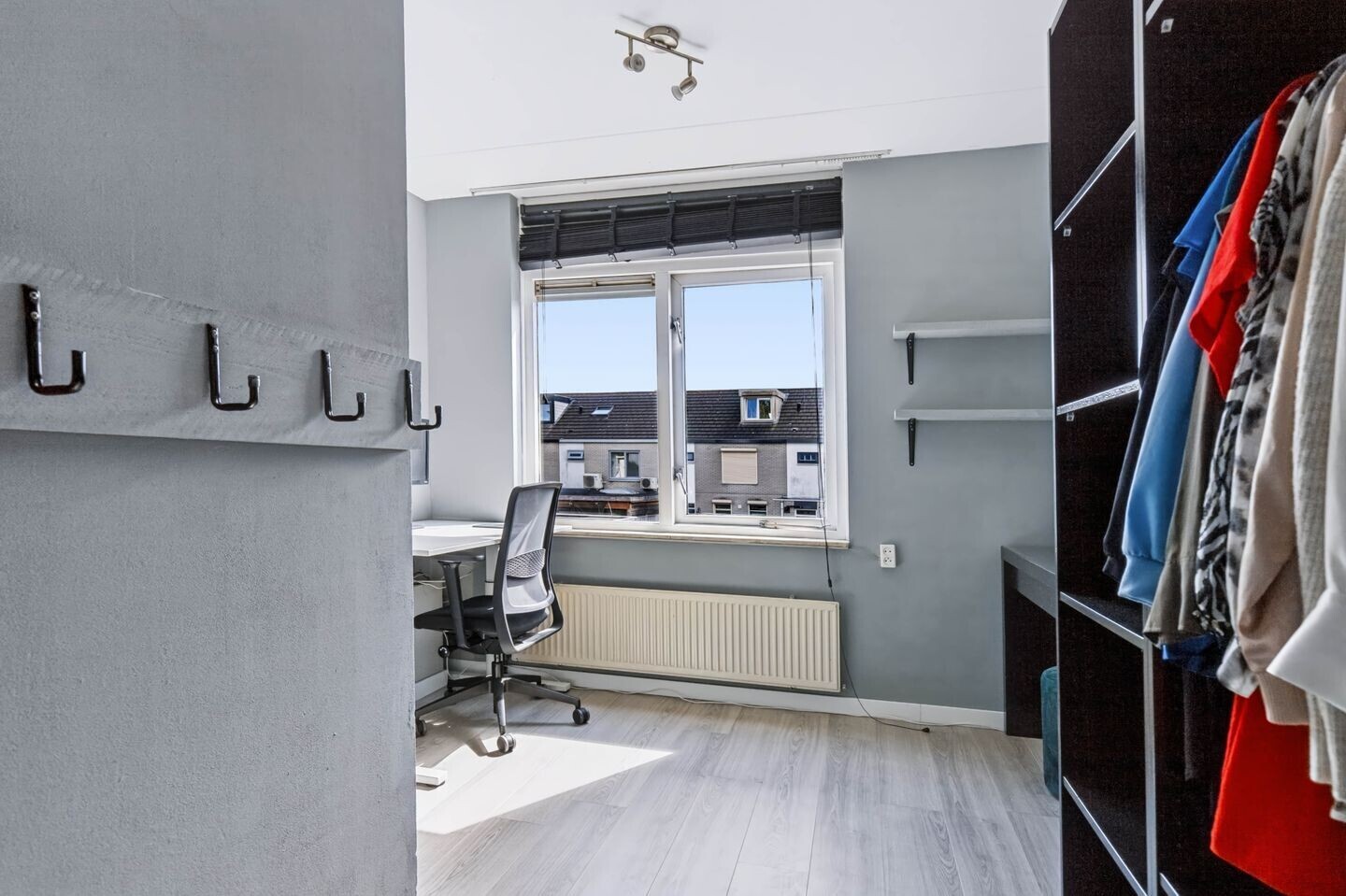 Tussenwoning te koop: Veenhuizerweg 42B, Apeldoorn