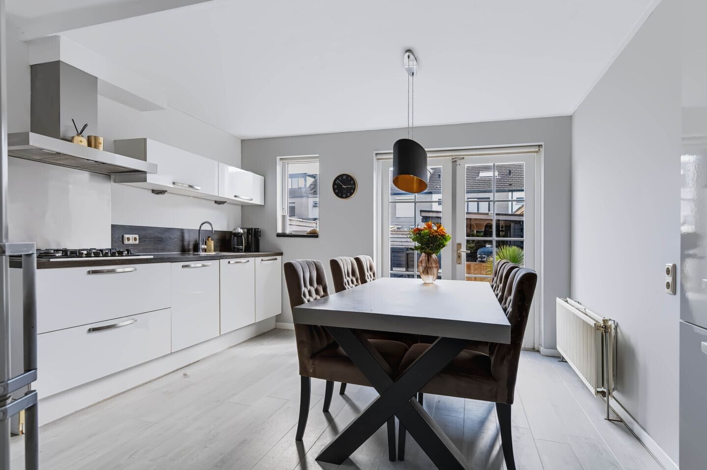 Tussenwoning te koop: Veenhuizerweg 42B, Apeldoorn