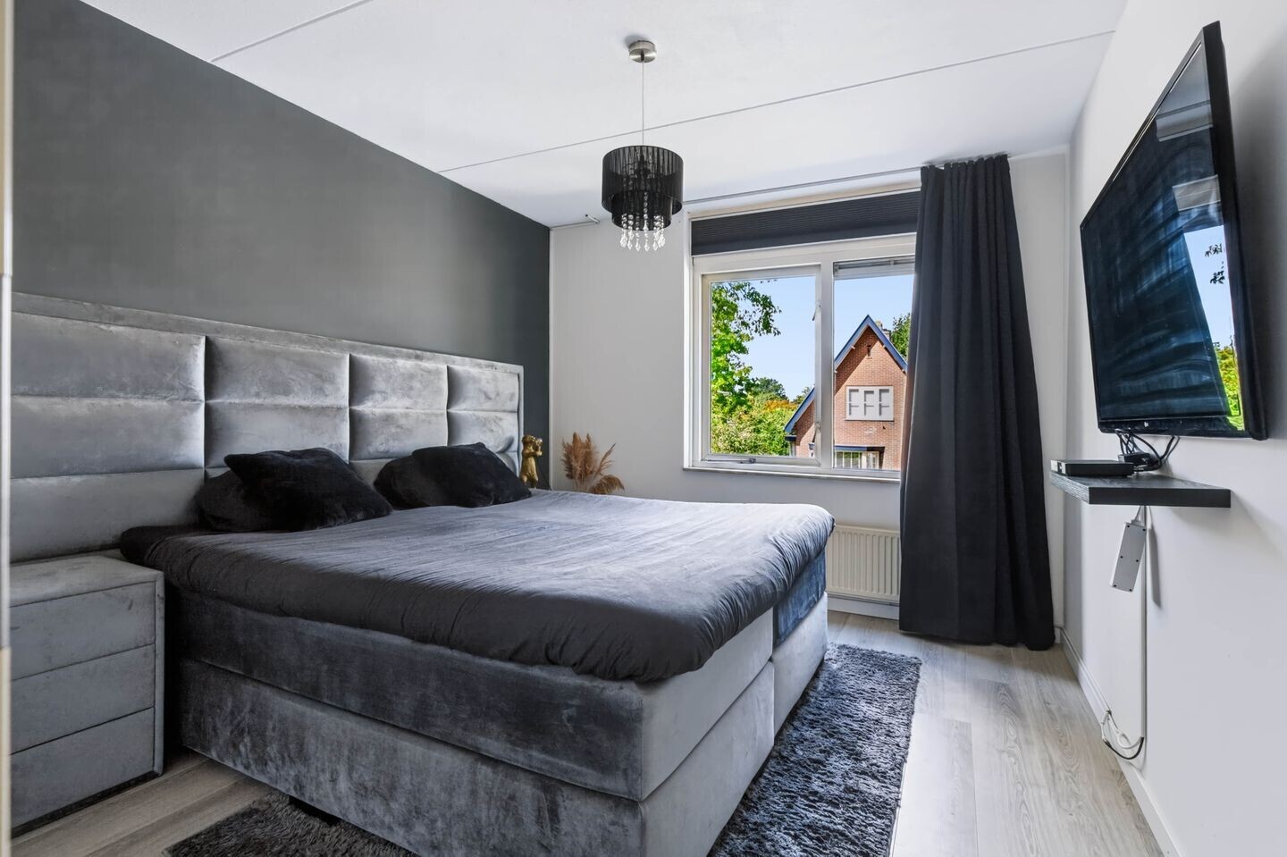 Tussenwoning te koop: Veenhuizerweg 42B, Apeldoorn