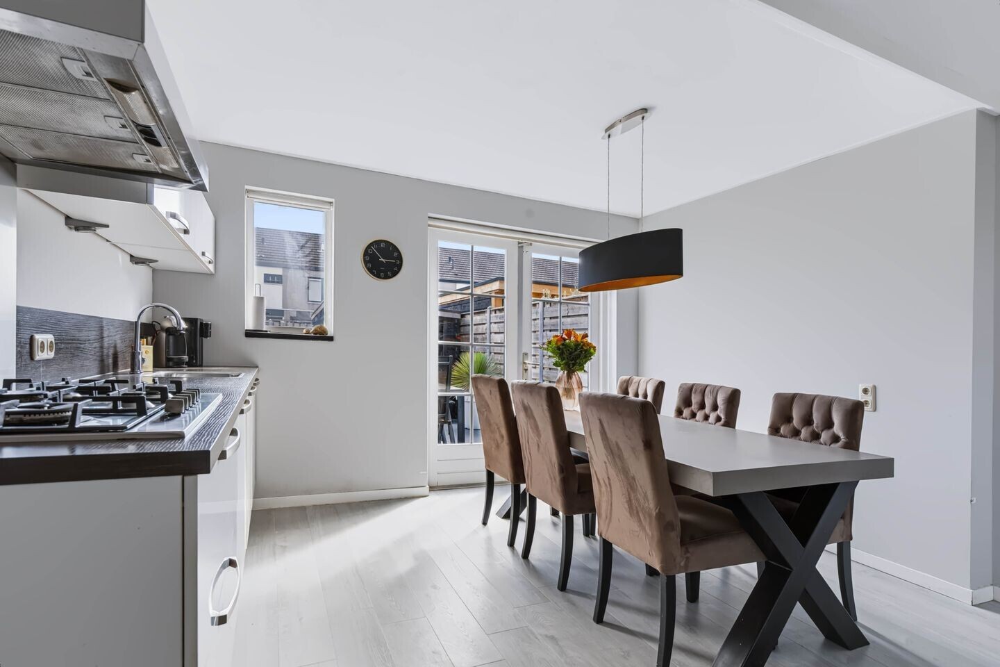 Tussenwoning te koop: Veenhuizerweg 42B, Apeldoorn