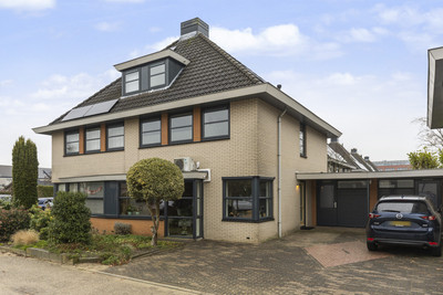 Carry van Bruggenstraat 10