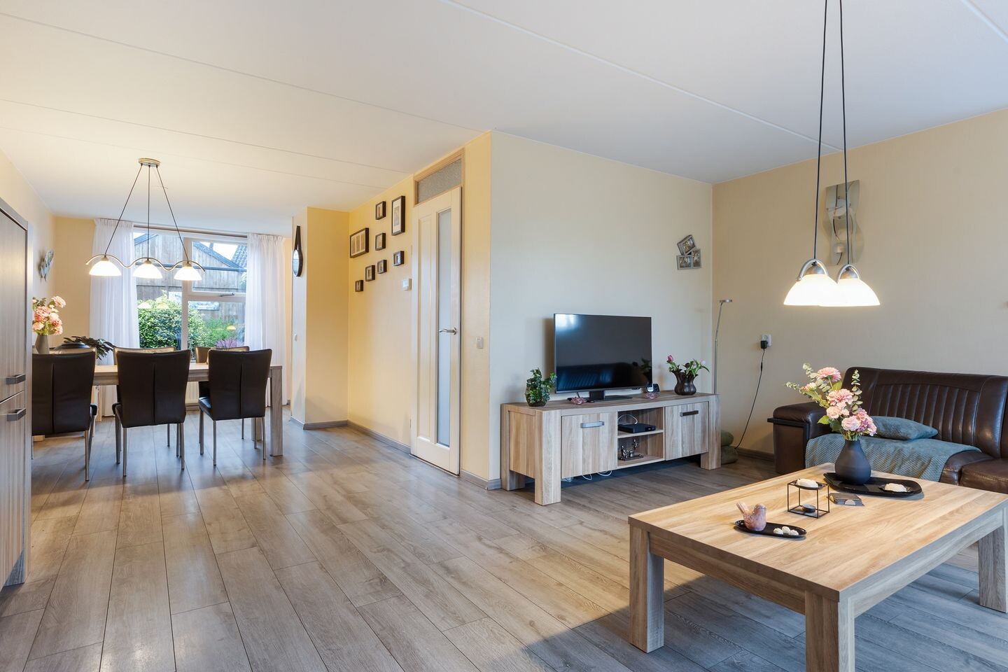 Hoekwoning te koop: Rozebottellaan 19, Apeldoorn