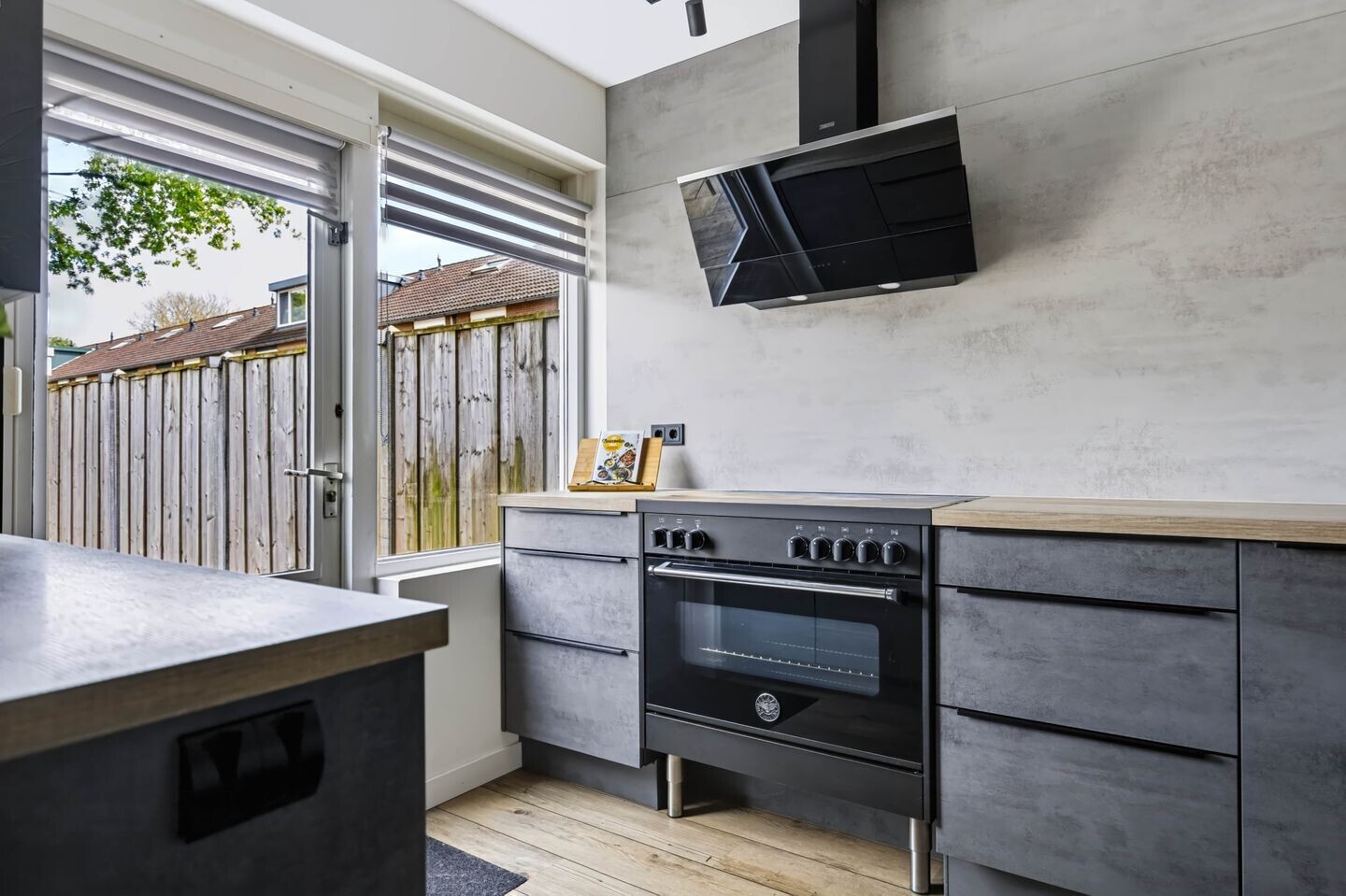 Hoekwoning te koop: Kruizemuntstraat 869, Apeldoorn