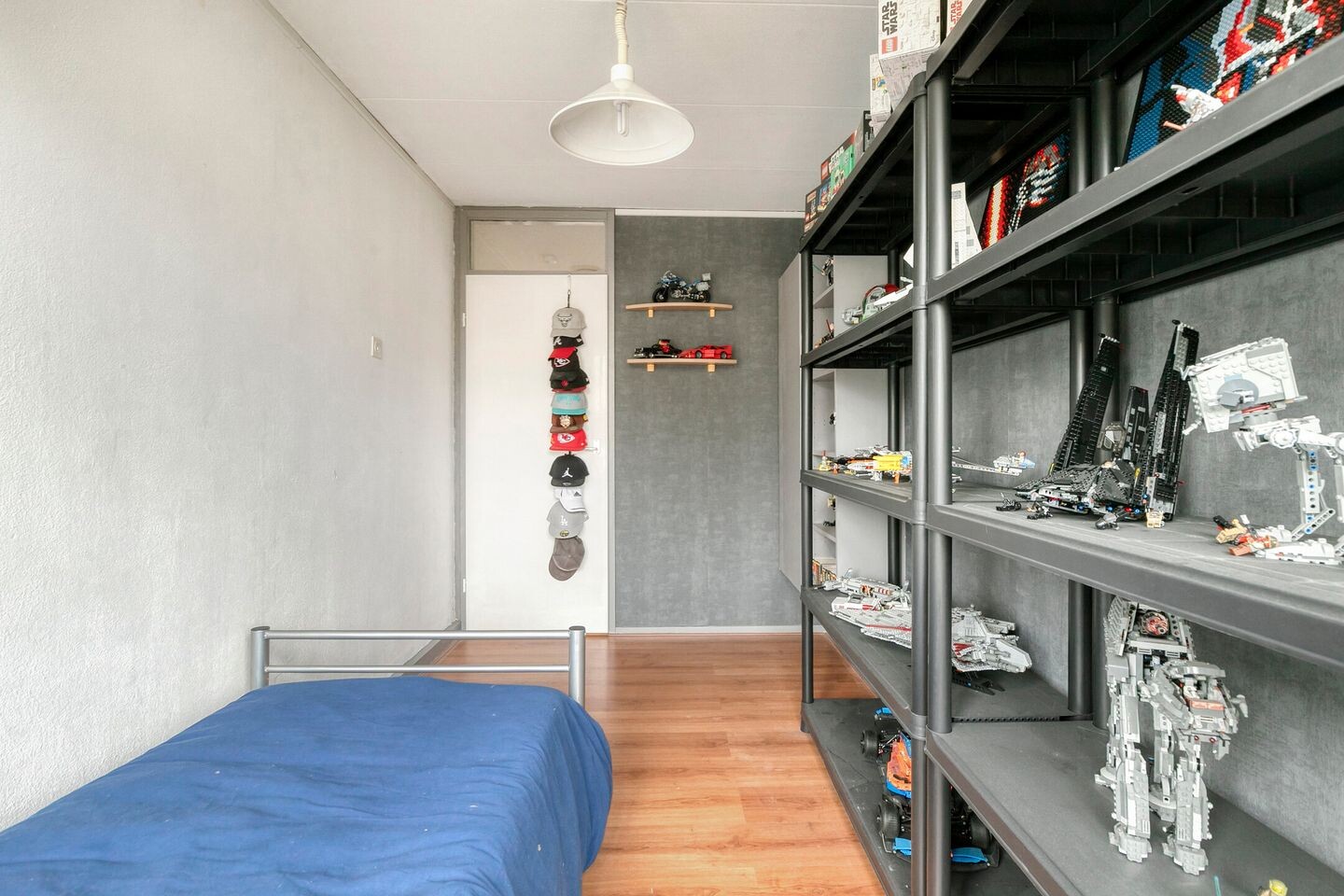 Tussenwoning te koop: Kamillestraat 19, Apeldoorn