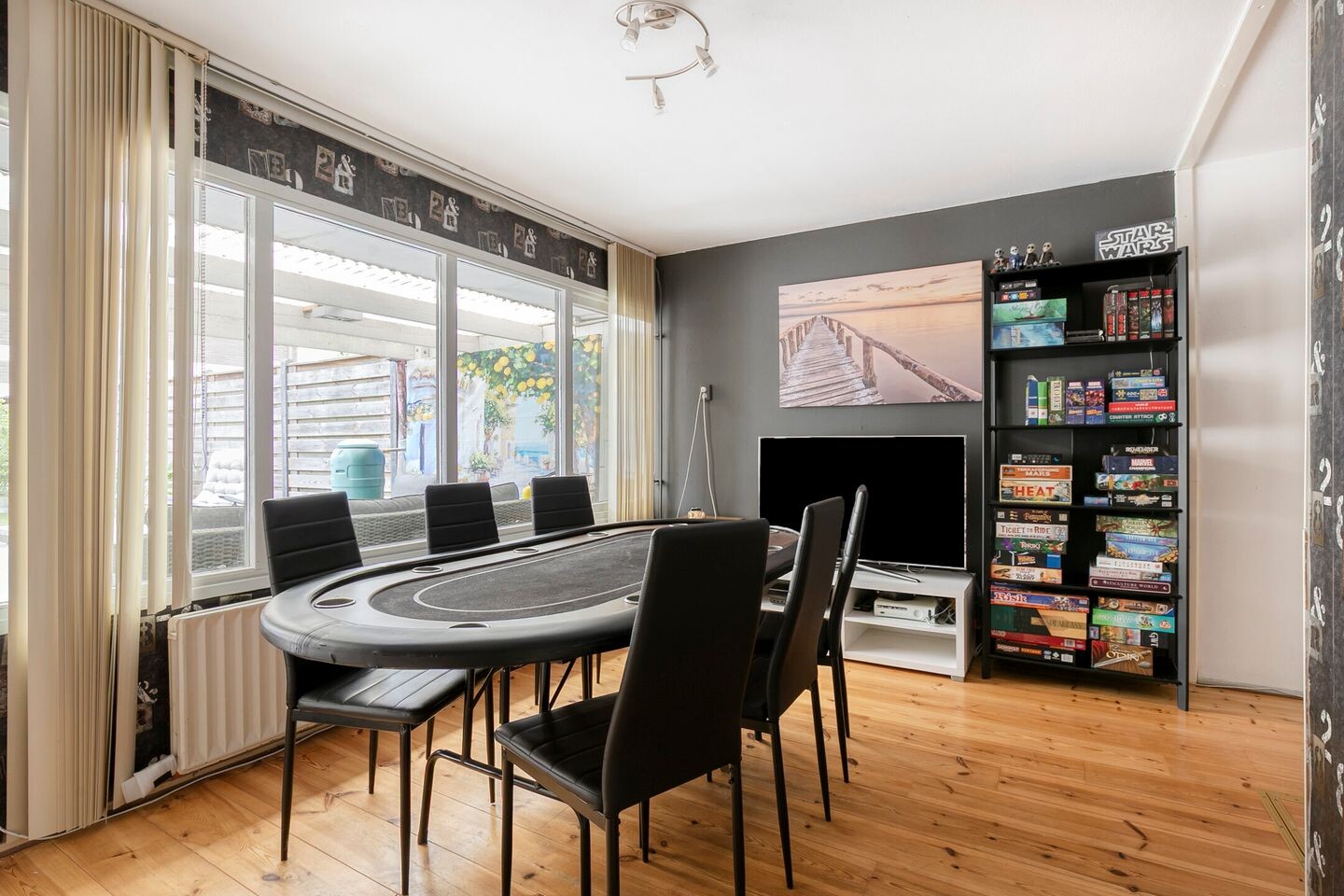 Tussenwoning te koop: Kamillestraat 19, Apeldoorn