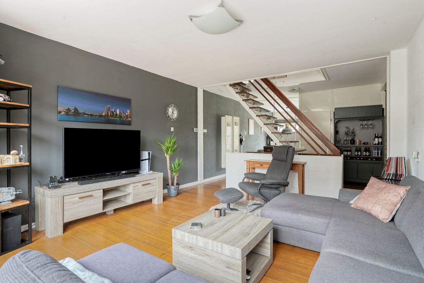 Tussenwoning te koop: Kamillestraat 19, Apeldoorn