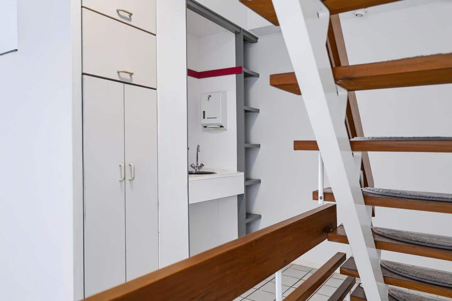 Tussenwoning te koop: Kamillestraat 7, Apeldoorn