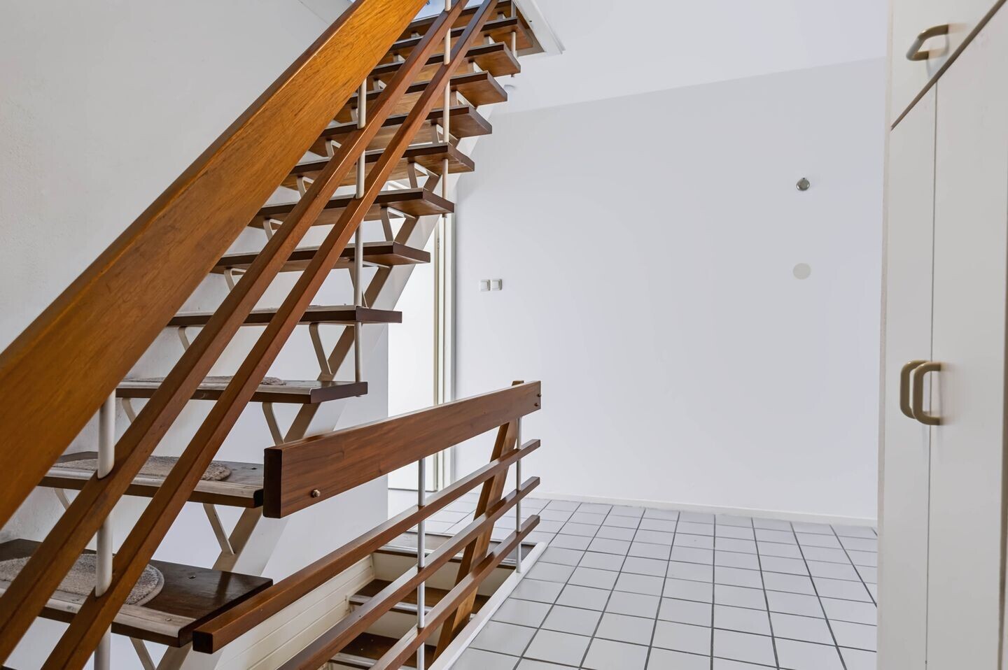 Tussenwoning te koop: Kamillestraat 7, Apeldoorn