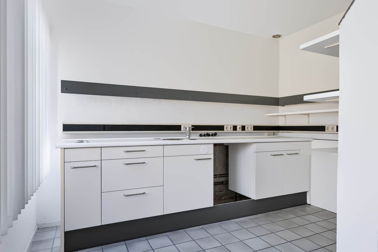 Tussenwoning te koop: Kamillestraat 7, Apeldoorn