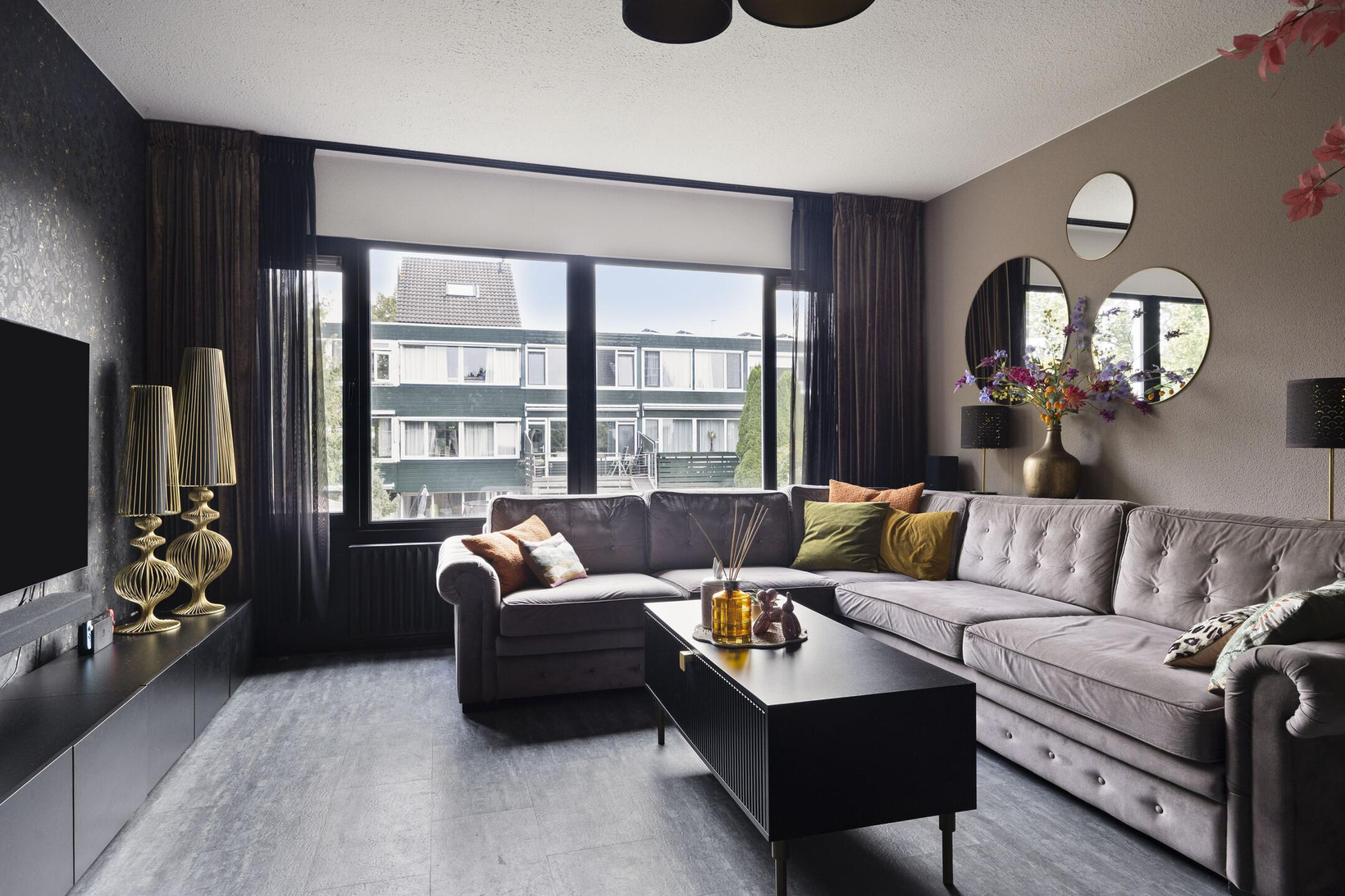 Tussenwoning te koop: Laurierstraat 7, Apeldoorn