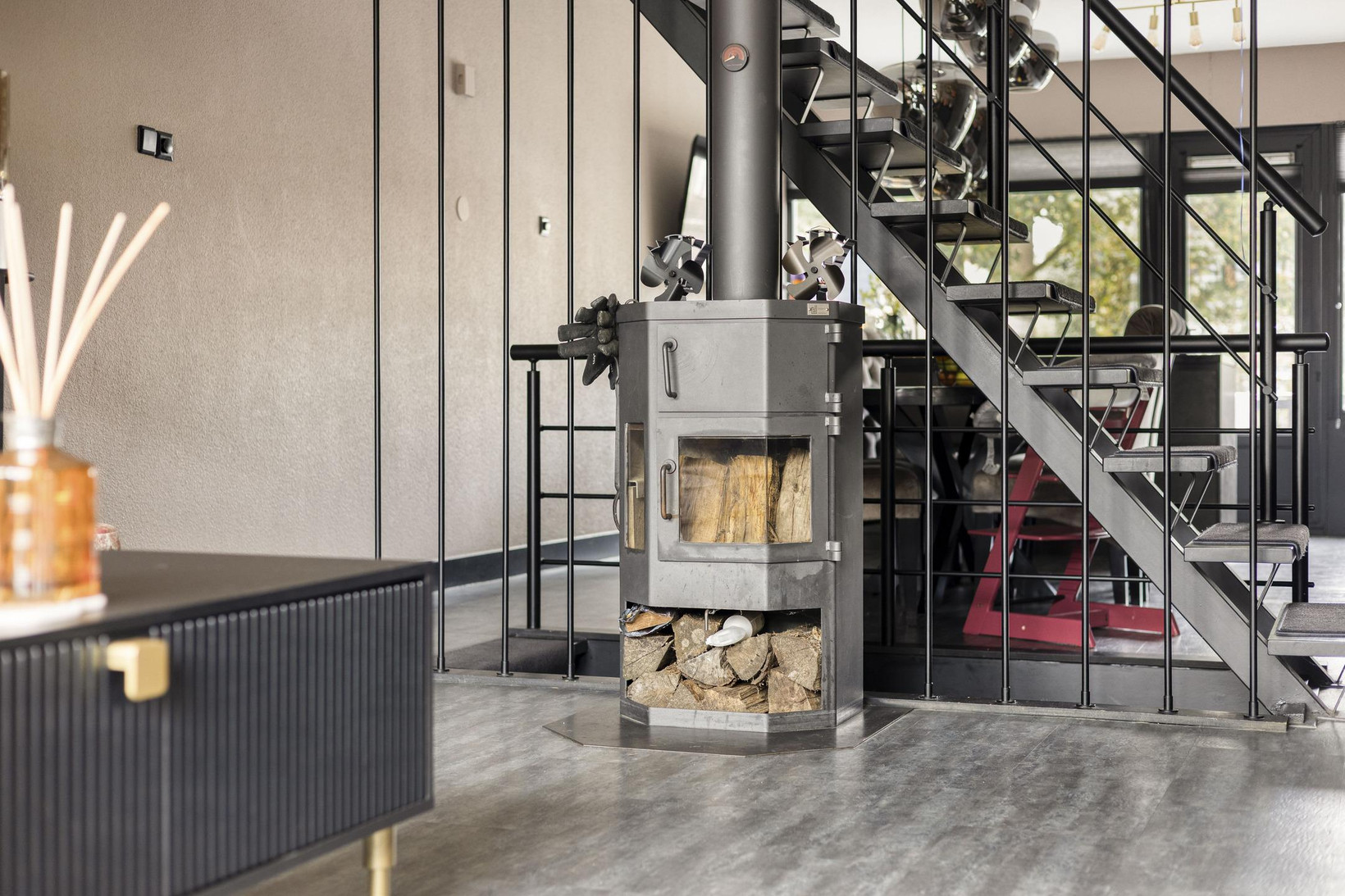 Tussenwoning te koop: Laurierstraat 7, Apeldoorn