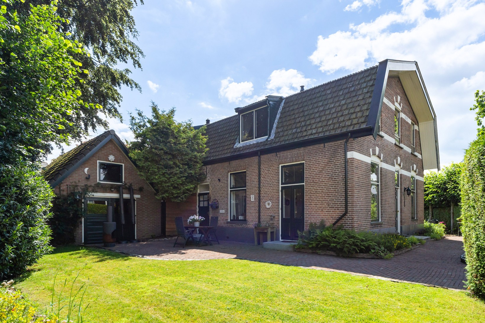 Twee-onder-één-kap te koop: Aalbessenlaan 20, Apeldoorn