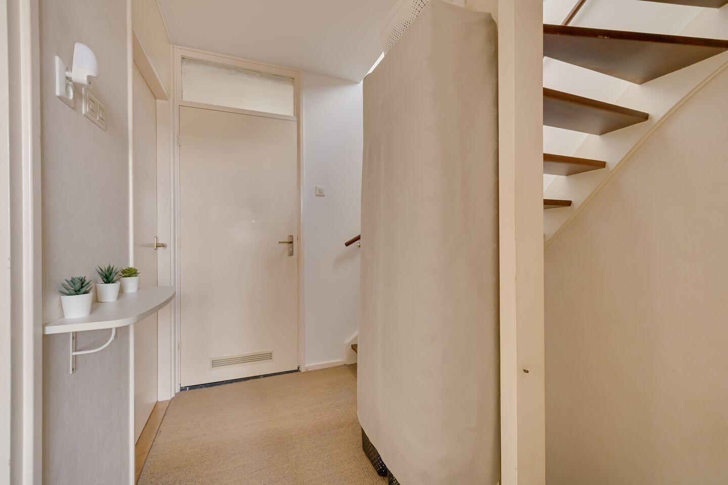 Hoekwoning te koop: Voltairestraat 12, Apeldoorn