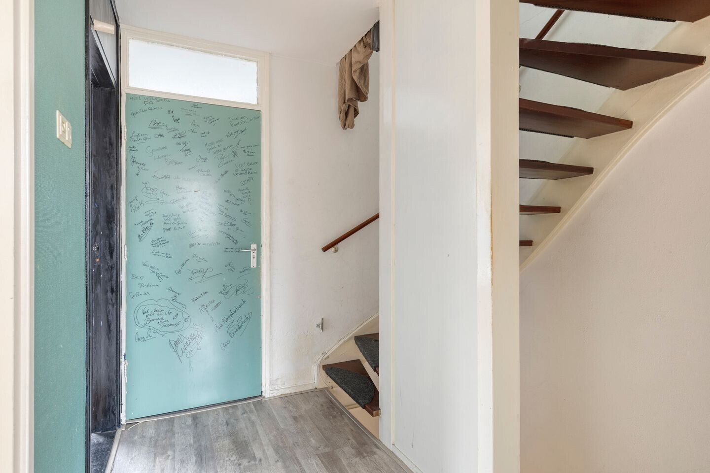 Tussenwoning te koop: Rousseaustraat 4, Apeldoorn