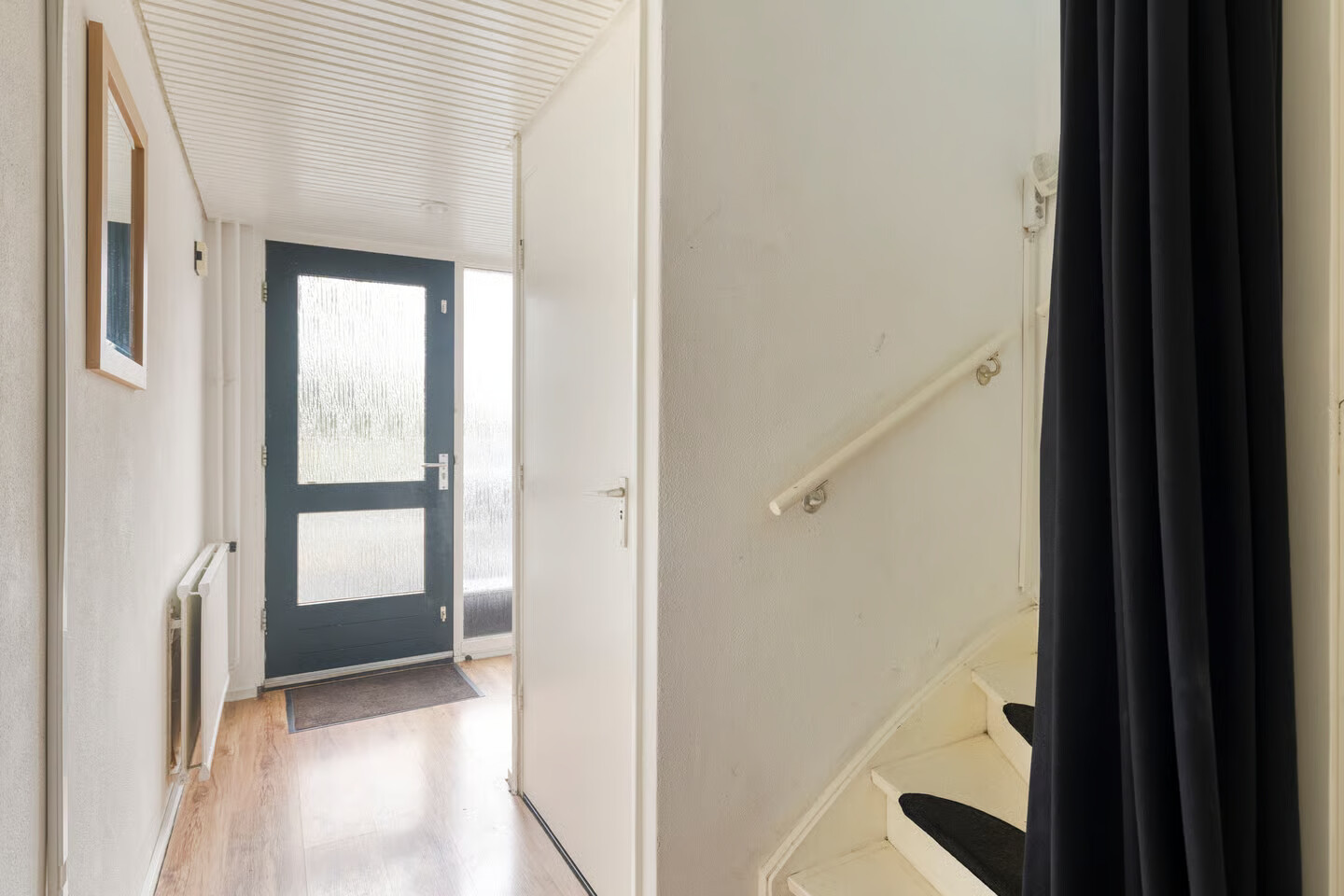 Tussenwoning te koop: Rousseaustraat 4, Apeldoorn