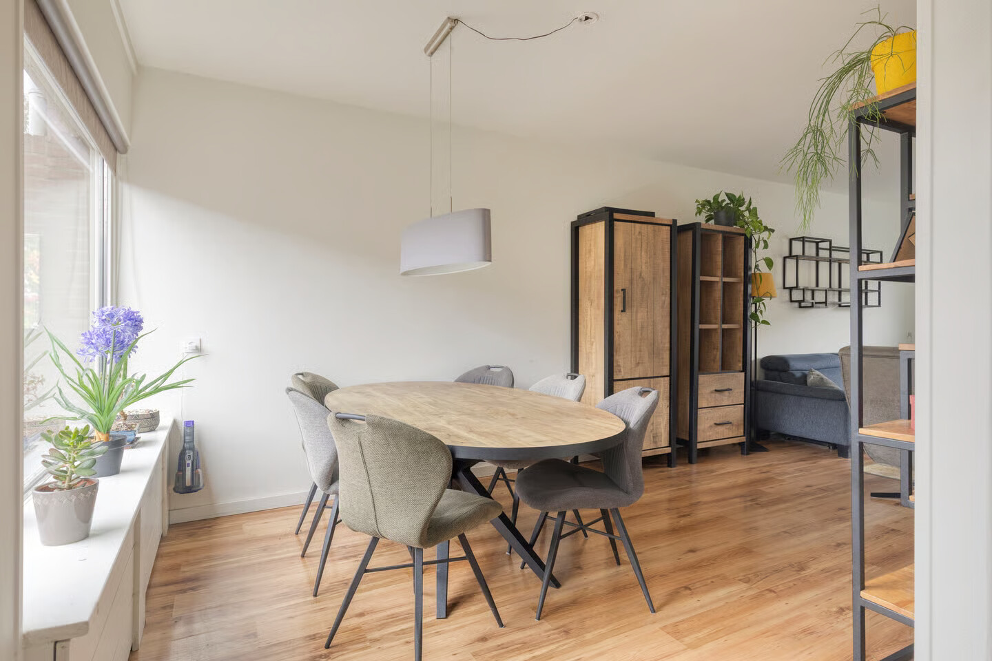 Tussenwoning te koop: Rousseaustraat 4, Apeldoorn